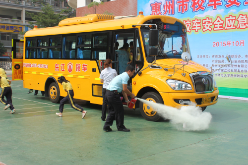 中央电视台科教频道《走近科学》:宇通校车呵